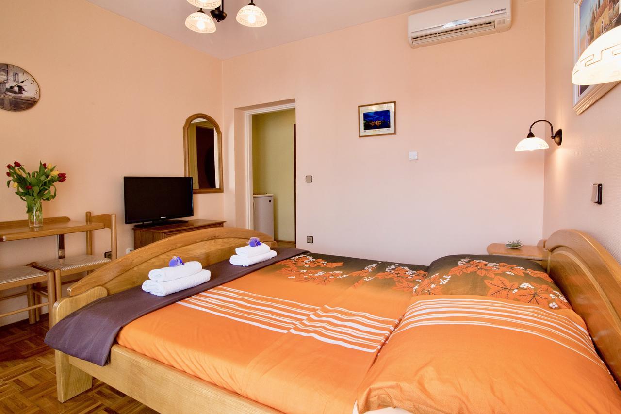 Hotel Pansion Adria Sveti Filip i Jakov Exteriér fotografie