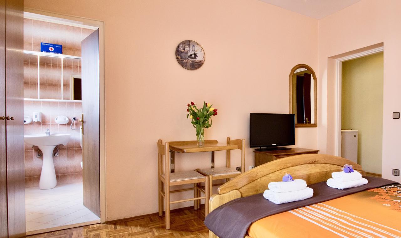 Hotel Pansion Adria Sveti Filip i Jakov Exteriér fotografie